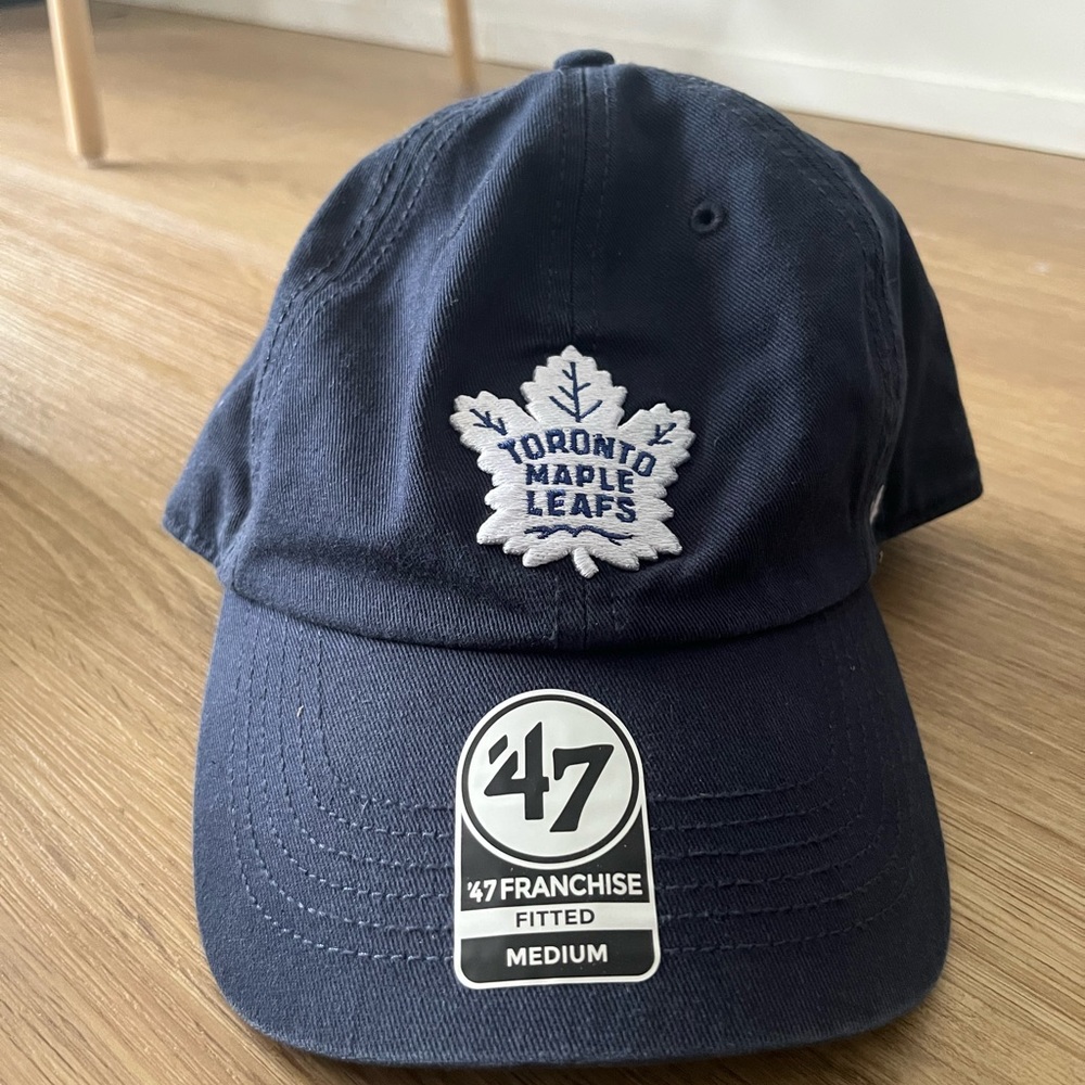 Maple Leafs 47 Brand Men's Franchise Flex Hat - Medium